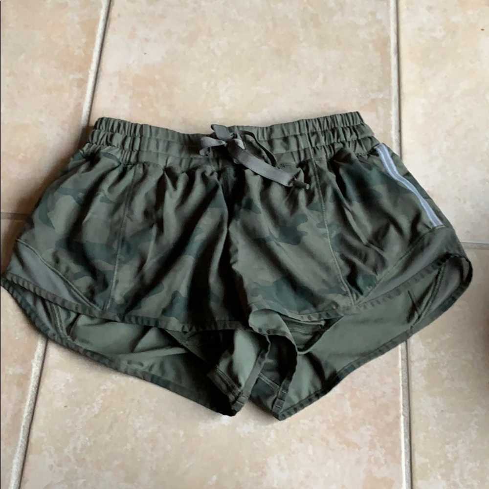 Lululemon Hottie Hot short
